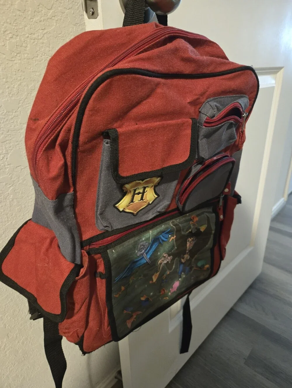 Kid's 2001 Vintage Harry Potter Hogwarts Backpack.